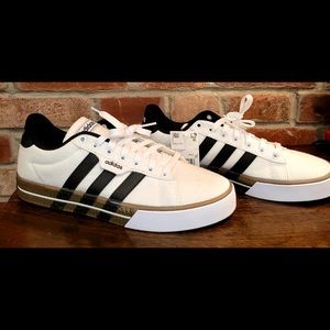 Brand new adidas mens shoe size 8.5 never worn